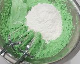 Foto langkah ke 3 dari resep Condensed Milk Pound.
