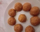 A picture of step 4 of Magas laddu (besan laddu).