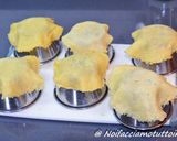 Foto del passaggio 4 della ricetta Finger Food -Battuta di fassona in cestino di parmigiano con tuorlo d’uovo fritto