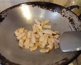 รูปขั้นตอนการทำที่ 3 ของ ไก่ผัดพริกแกง (เจ)