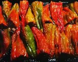 Foto del passaggio 4 della ricetta Peperoni ripieni di carne e dadini di formaggio