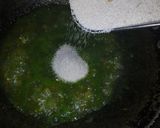 A picture of step 2 of Palak Upma.