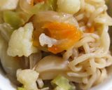Foto del paso 4 de la receta: Ramen vegano con coliflor, zanahoria y repollo