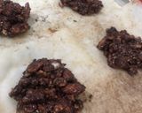 Foto langkah ke 2 dari resep Chocolate Almond Cookies.