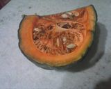 Foto del paso 1 de la receta: Calabaza rellena de atún con crema, jamón, mozzarella y huevo