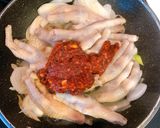 รูปขั้นตอนการทำที่ 3 ของ ตีนไก่เผ็ดเกาหลี 🌶🍗ทักบัล (닭발) style by barbie👩🏼🍳