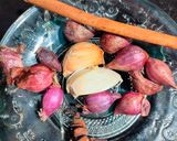 Foto langkah ke 1 dari resep Telur Ceplok Masak Kecap.