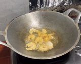 Foto langkah ke 4 dari resep Udang Crispy 2 bahan.