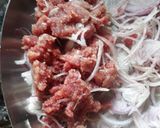 A picture of step 1 of Pyaj kheema kebabs.