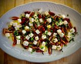 Foto del paso 2 de la receta: Ensalada de cherries con albahaca y queso feta