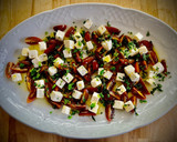 Foto del paso 2 de la receta: Ensalada de cherries con albahaca y queso feta