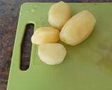 Foto del paso 1 de la receta: Codillo asado, con papas y cebolla