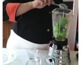 Foto del paso 1 de la receta: Salsa verde con aguacate