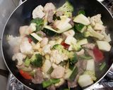 Foto del paso 4 de la receta: Chapsui de pollo y cerdo con sazón de janny