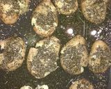 Foto del paso 7 de la receta: Pavita rellena a los 4 quesos y papas estrelladas al estragón