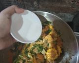 Foto langkah ke 8 dari resep Seblak Ifumi.