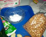 Foto langkah ke 1 dari resep Rempeyek Kacang Renyah.