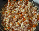 Foto del paso 3 de la receta: Arroz con pollo y champiñón🍗🍄