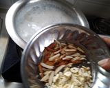 A picture of step 6 of Makhana kheer.