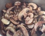 Foto del paso 4 de la receta: Lomo de buey con salsa de portobello