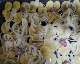 Foto del paso 2 de la receta: Lubina al horno con patatas panaderas
