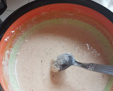 Foto del paso 2 de la receta: Empanizado de pollo en ensalada de col y tomates