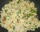 Foto langkah ke 6 dari resep Garlic Fried Rice.