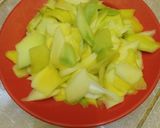 Foto langkah ke 1 dari resep Asinan Mangga Golek.