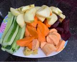 Hình bước làm 1 của món Nước ép màu ruby củ quả 🍠 🍎 🥒 🥕