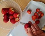 Foto del paso 1 de la receta: Helado cremoso de frutilla 🍓 versión saludable 🍓🥛 solo 2 ingredientes