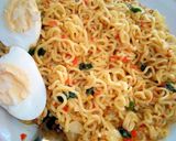 A picture of step 4 of Indomie.