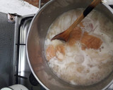 Foto del paso 4 de la receta: Sopa de cebolla con queso y huevo duro