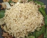 Foto langkah ke 3 dari resep Bakmi Taoge Wijen.