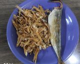Foto langkah ke 3 dari resep Tumis kembang turi, kecambah campur teri dan ikan asin klotok.