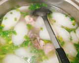 Hình bước làm 1 của món Xương hầm củ cải trắng