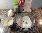 Foto del paso 1 de la receta: Pan multicereal sin manteca ni aceite