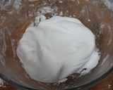 A picture of step 4 of Fondant Icing.