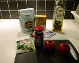 Focaccia - olívabogyóval, rozmaringgal és paradicsommal recept fázis 1 fotója