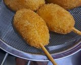 Foto langkah ke 3 dari resep Bread Corndog Praktis dan Mudah.