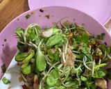 รูปขั้นตอนการทำที่ 3 ของ ยำหมูย่างต้นอ่อนทานตะวัน