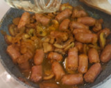 Foto del paso 3 de la receta: Salchichas frescas con champiñones al curry