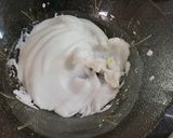 Foto del paso 1 de la receta: Budín de yogur con mantecol y chocolate