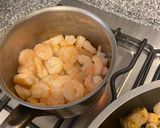Foto del paso 3 de la receta: Pasta casera con salmón y camarones