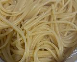 Foto langkah ke 2 dari resep Spaghetti with Mushroom Sauce.