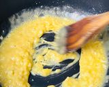Foto langkah ke 5 dari resep Spaghetti Brûlée.
