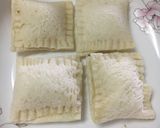Hình bước làm 2 của món Bánh sandwich sữa chua