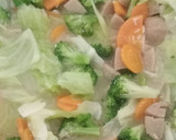 Foto langkah ke 3 dari resep #115 Capcay Brokoli Wortel Bakso (Menu Anak).