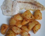 Foto del paso 4 de la receta: Merluza a la plancha con guarnición de patatas especiadas