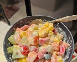 Foto langkah ke 4 dari resep Salad Buah Granola.