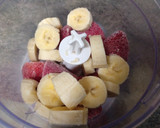 Foto del paso 1 de la receta: Smoothie de fresa y plátano